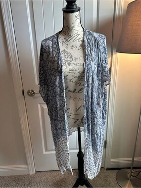 Blue Floral Lightweight Kimono Cardigan